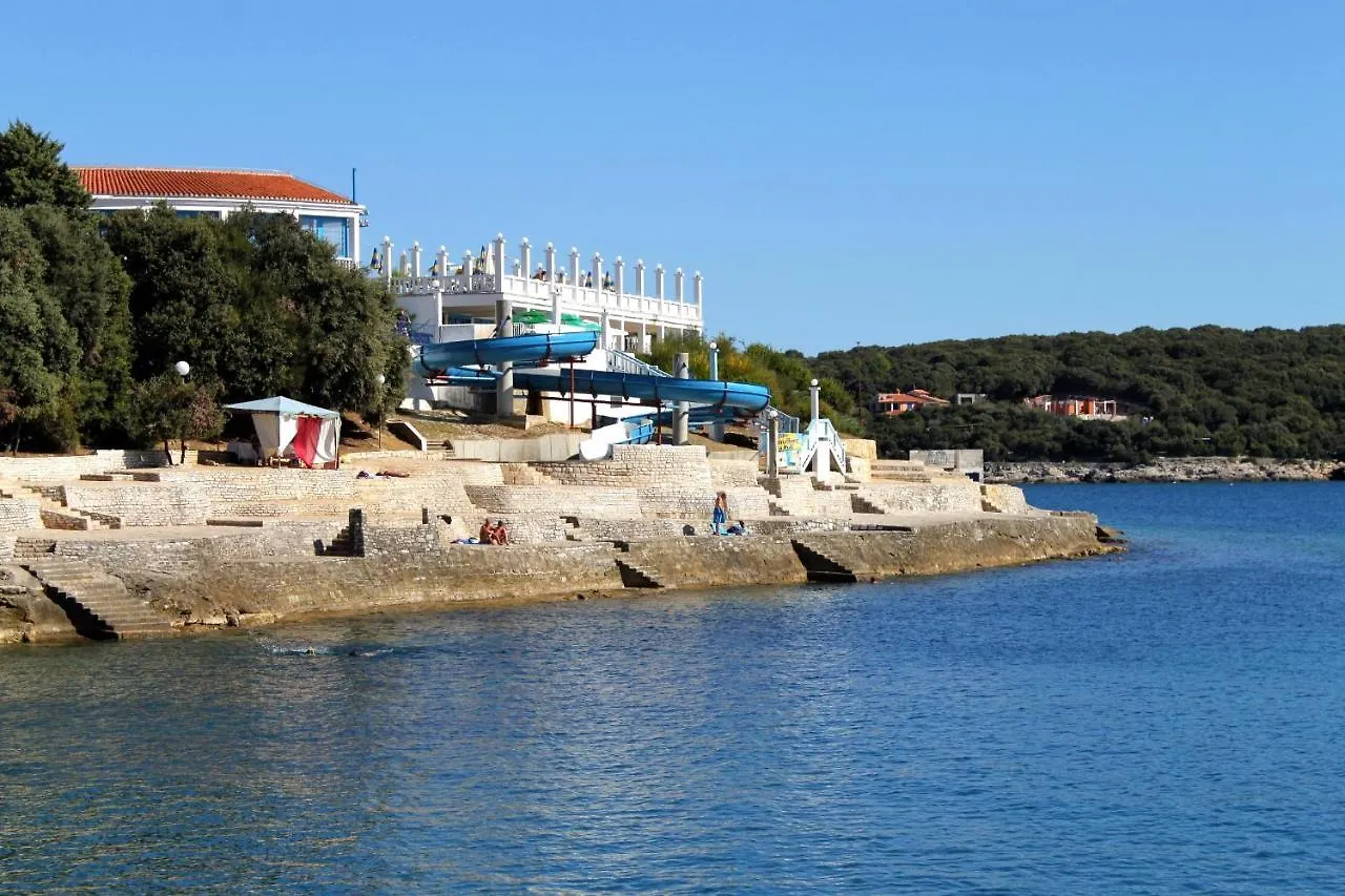 Apartments With A Parking Space Pula - 7647 Croatia
