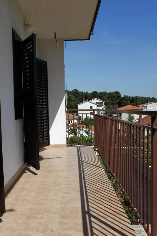 Apartments With A Parking Space Pula - 7647 0*,
