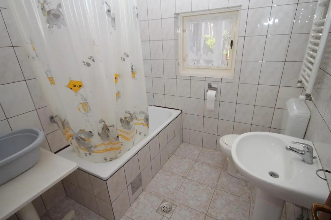 Apartments With A Parking Space Pula - 7647