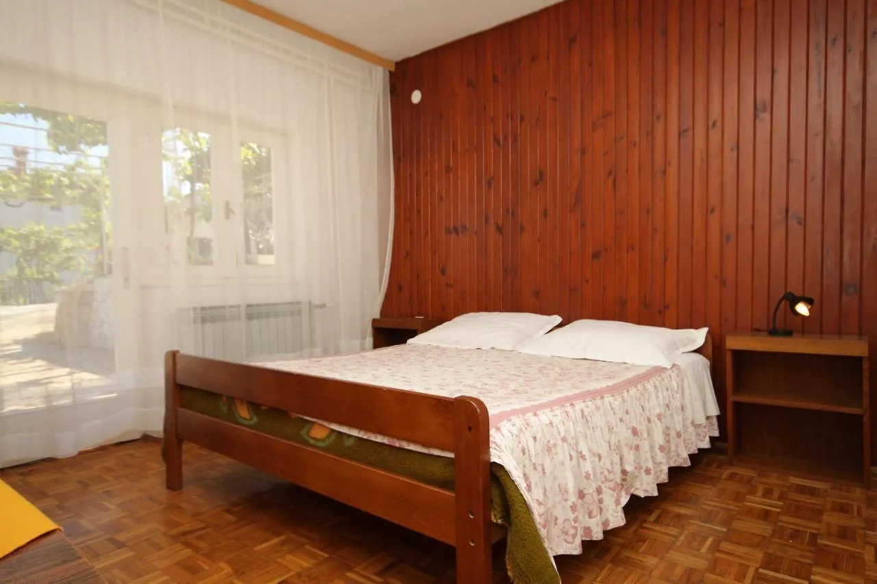 Apartments With A Parking Space Pula - 7647