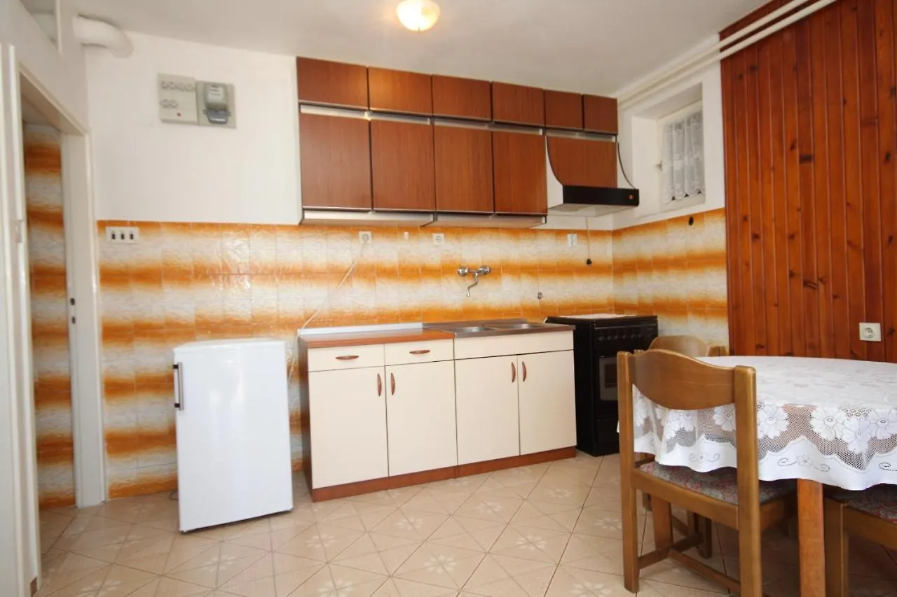 Apartments With A Parking Space Pula - 7647 0*,  Croatia