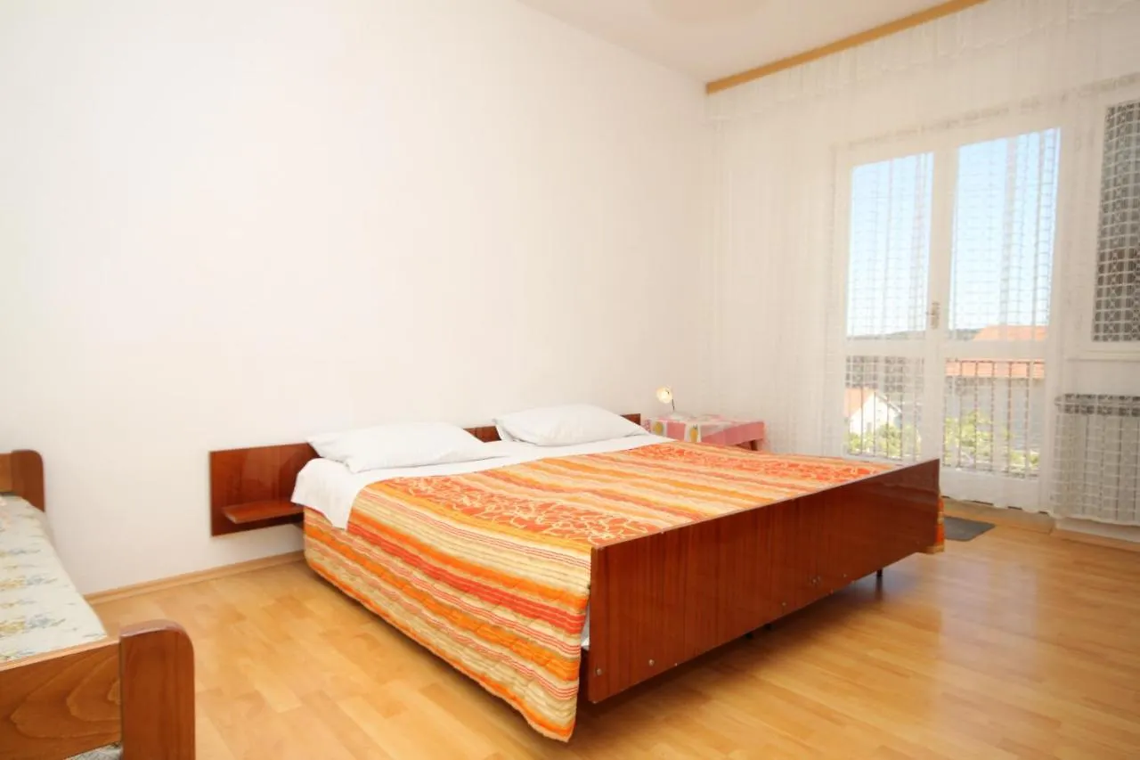 Apartments With A Parking Space Pula - 7647