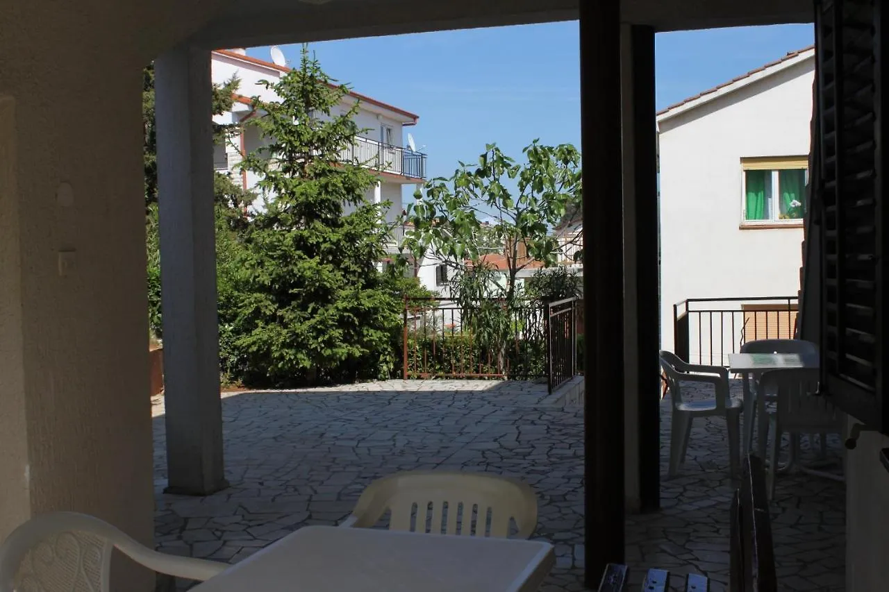 Apartments With A Parking Space Pula - 7647