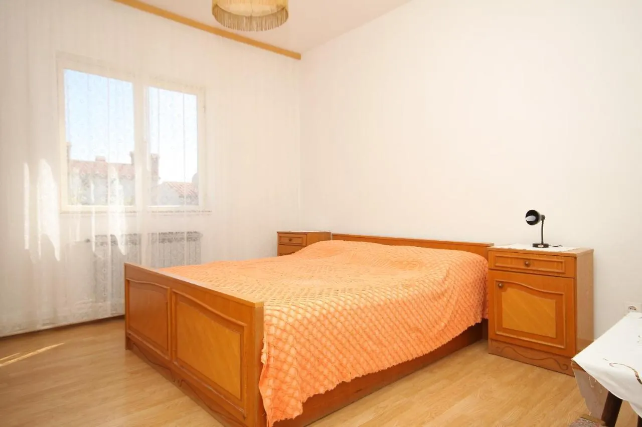 Apartments With A Parking Space Pula - 7647 0*,  Croatia
