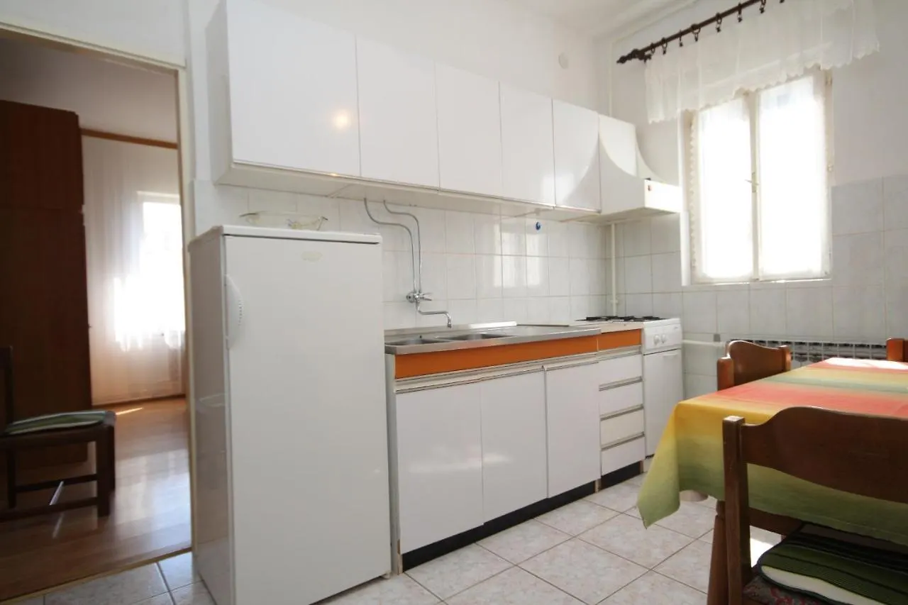 Apartments With A Parking Space Pula - 7647 0*,  Croatia
